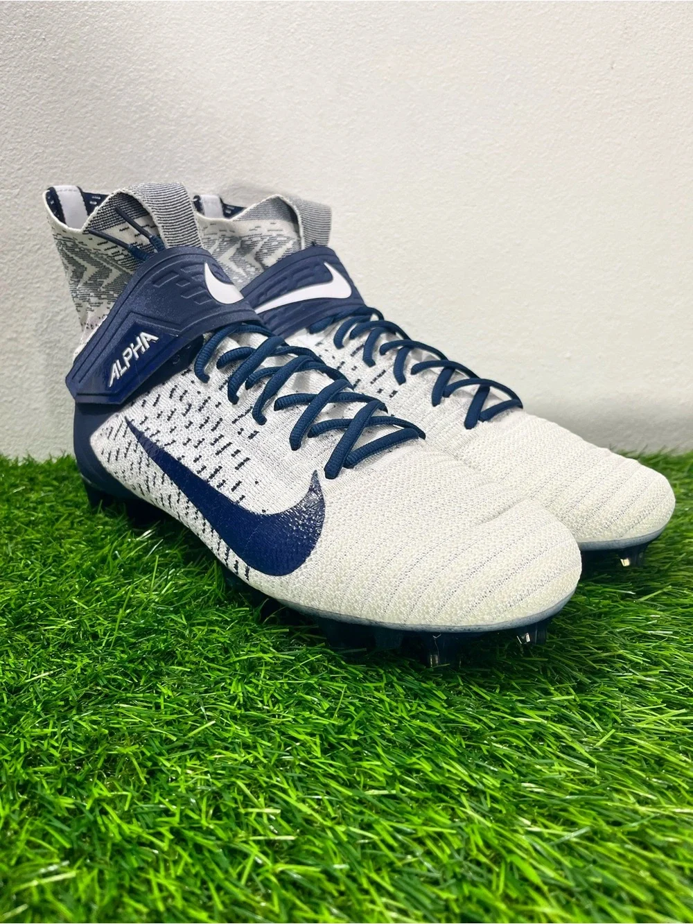 Nike Alpha Menace Elite 2 Flyknit Football Cleats Men’s Size 13 BV2077-101